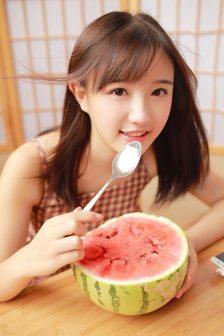 月球陨落